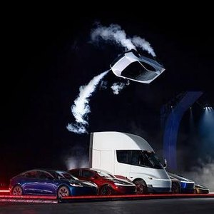 马斯克：新款特斯拉Roadster可自主完成特技动作，得州总部将建环形赛道